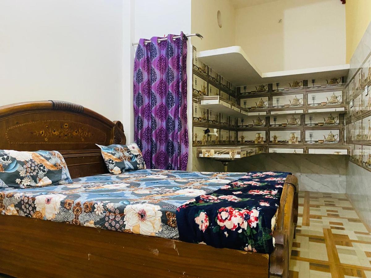 Balaji Homestay Mathura In Vrindavan ภายนอก รูปภาพ