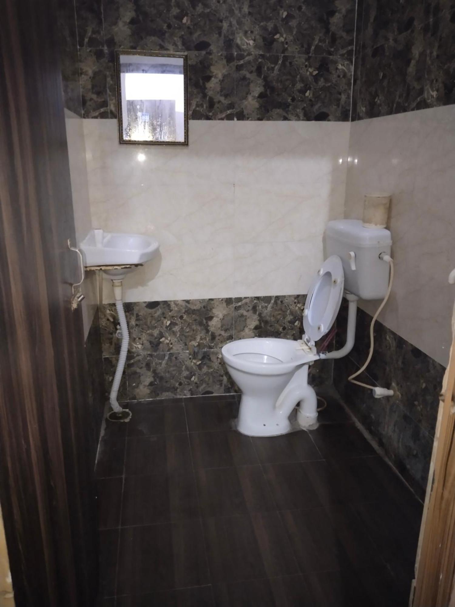 Balaji Homestay Mathura In Vrindavan ภายนอก รูปภาพ