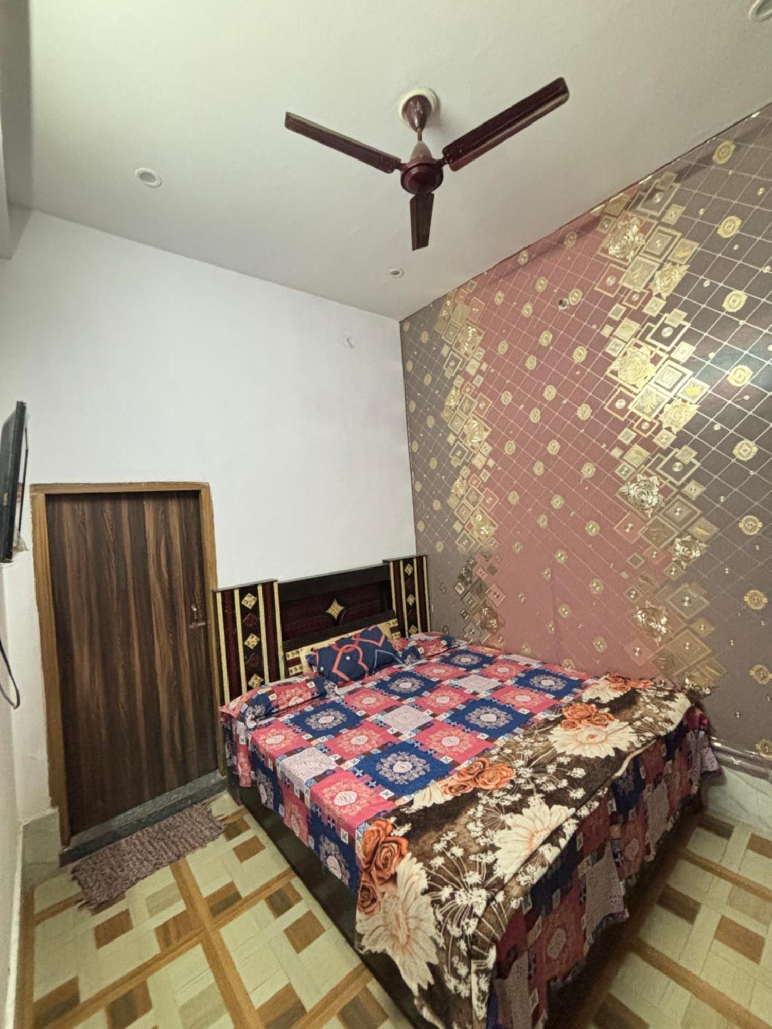 Balaji Homestay Mathura In Vrindavan ภายนอก รูปภาพ